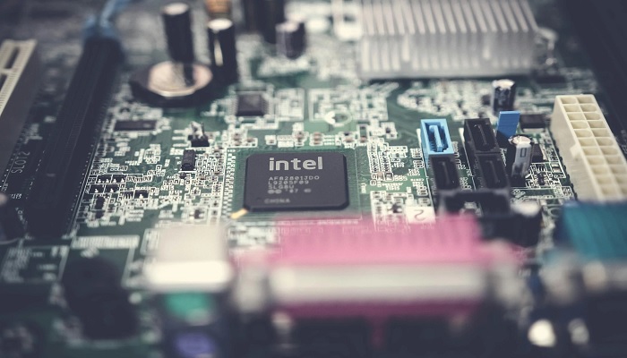 The image shows Intel chip on a motherboard. — Pexels