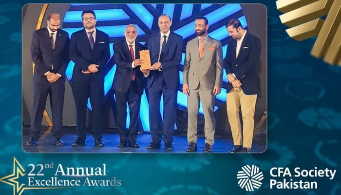 An image of the team Meezan Bank receiving Best Bank of the Year award on November 10, 2025. — X/@MeezanBankLtd
