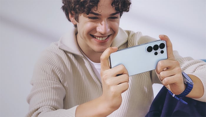 A screengrab shows a person playing a game on a Samsung Galaxy S26 Ultra, taken on February 25, 2026. — Screengrab/YouTube/Samsung