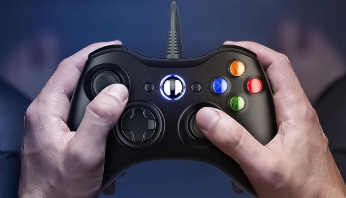 Xbox gamer gifts worth adding to your shopping list: Controllers, grips, charge kits