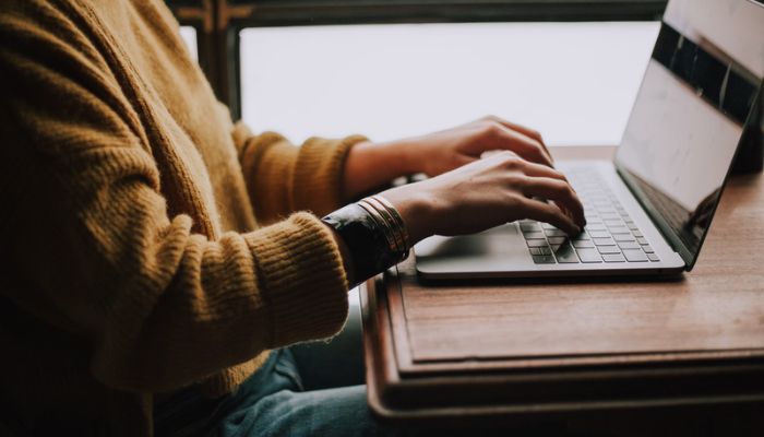 5 tech gadgets every student should have