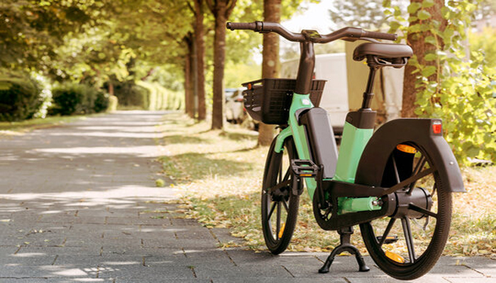 pakistan-govt-announces-electric-bike-reward-scheme-for-students